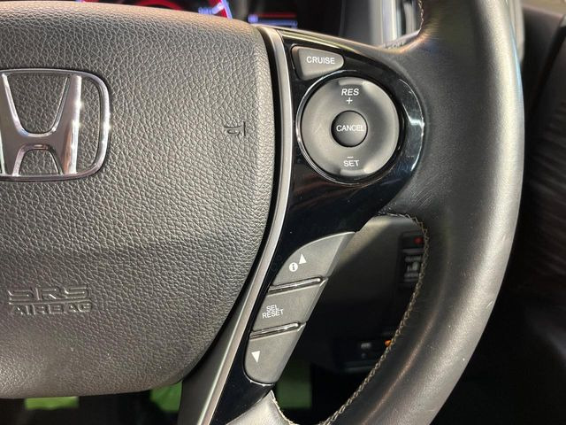 【クルーズコントロール】高速道路もラクラク走行。アクセルを離しても一定速度で走行ができ、長距離運転時の負担を軽減!加速・減速も簡単なスイッチ操作で調整できます。