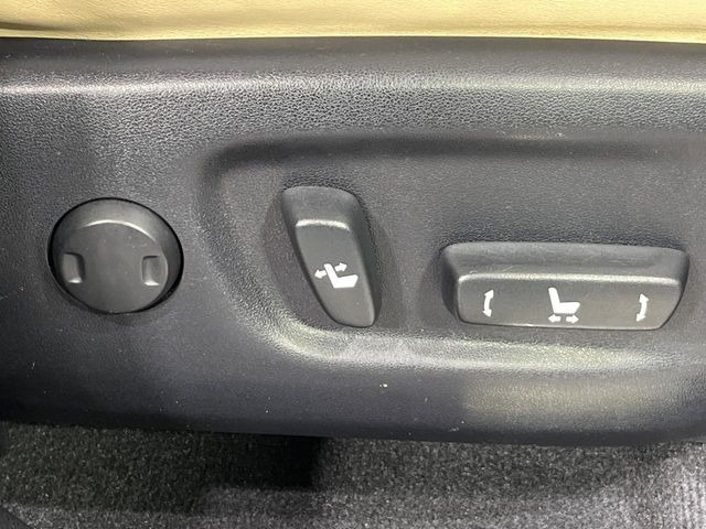 【パワーシート】スイッチ一つで簡単にシートの微調整が可能!電動だから力もいりません!快適なシートポジションにセットして、快適なドライブをお楽しみください。