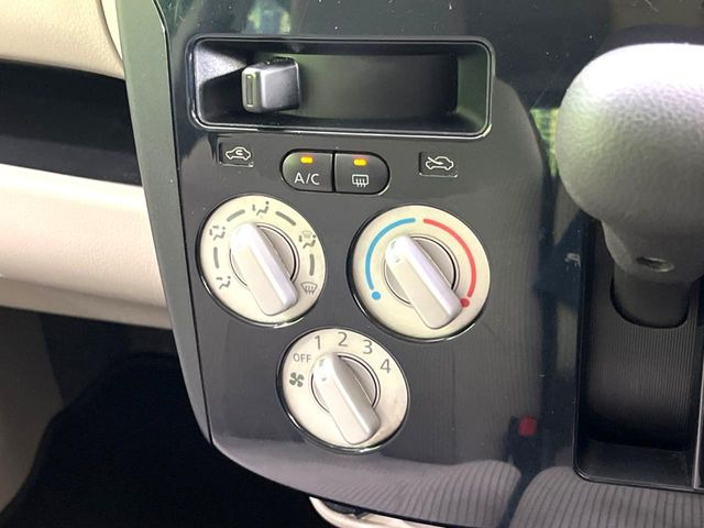 寒い冬も暑い夏も全席に快適な空調を届けてくれる、ダイヤル式エアコンを装備♪