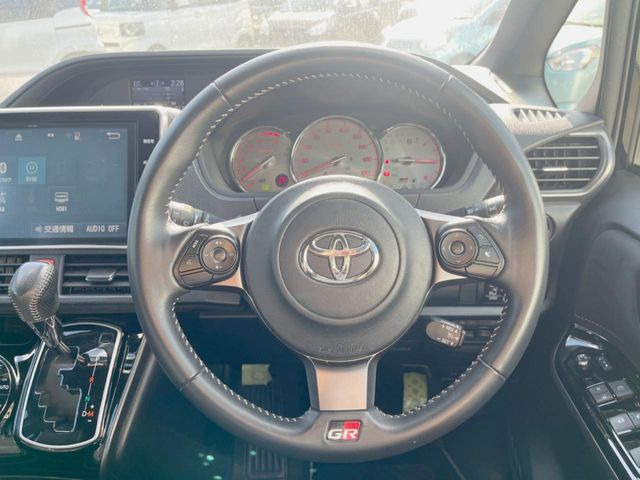 �y�����v�����X�e�A�����O�z�㎿�Ȋv���g�p���邱�ƂŁA��ɂ����������݂ƂĂ��^�]���₷���n���h���ł���