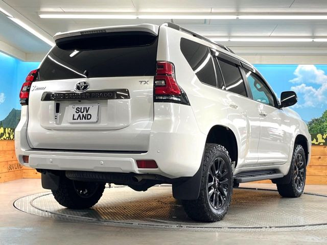 ☆全国のネクステージからお取り寄せが可能※!遠方の店舗に展示してあるクルマが気になる場合も、最寄りの店舗でご覧いただくことが可能です!是非私たちに要望をお聞かせください!※別途費用