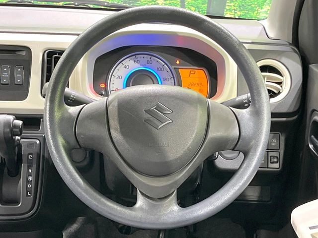 ステアリングも使用感が少なく、きれいな状態となっております♪