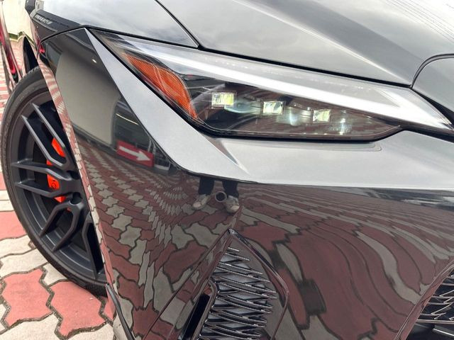 【三眼LEDヘッドライト】スタイリッシュな見た目の三眼LEDヘッドライトを装備♪スタイルだけでなく、夜間の走行も視界良好で安心してお乗りいただけます。