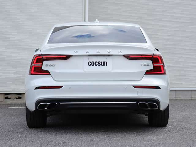 現行型エンジンにはボルボの認証を取得したMOTULの高級オイルSPECIFIC RBS0-2AE(0W-20)を使用します。