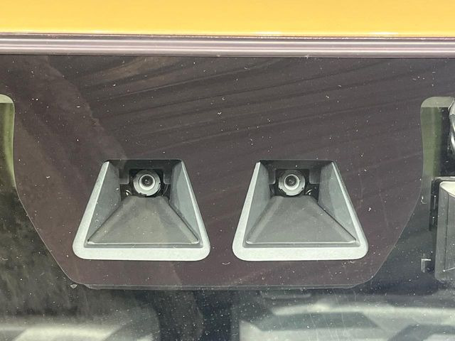 �y�X�}�[�g�A�V�X�g�z���s���ɑO���̎ԗ�����F�����A�Փ˂������Ȏ��͌x��ƃu���[�L�ŏՓˉ���Ɣ�Q�y�����A�V�X�g�B�����S�Ƀh���C�u�����y���݂��������܂��B