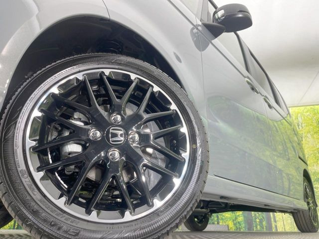 �y�����A���~�z�C�[���z�O�ςɃ}�b�`���������A���~�z�C�[���𑕒����Ă���܂��B�e��ЊO�A���~�z�C�[����A�X�^�b�h���X�^�C�����戵�����Ă���܂��B���񂲑��k����������