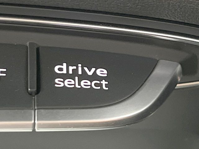 ●走行モードセレクタ:それぞれ使用用途に合わせた走行モードが選択可能です!いつものドライブがより楽しくなる装備です!