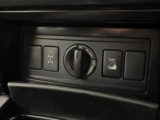 �y���A�f�t���b�N�z���H��ᓹ�ȂǂŎԂ��X�^�b�N�����ꍇ�ł��A�^�C���̋�]��}�����E�o���₷������f�t���b�N�𑕔��B�ϐ�n��I�t���[�h�ł̎g�p���������ɂ��X�X���̈��ł���