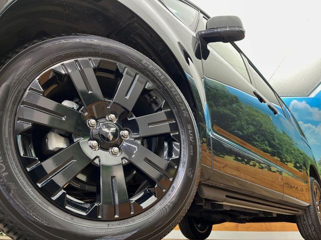 【純正18インチアルミホイール】外観にマッチした純正アルミホイールを装着しております。各種社外アルミホイールや、スタッドレスタイヤも取扱いしております。是非ご相談ください♪