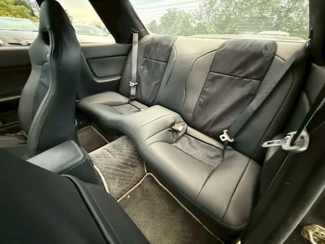 気になるお車がありましたら右の電話番号から直接お店にお問い合わせください。支払方法から車両情報、状態までなんでもご説明させて頂きます。スタッフ一同ご連絡お待ちしております。