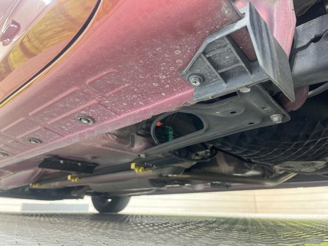 安心の最長10年・走行無制限保証(有償)をご用意。保証内容も充実はもちろん、無料点検&オイル交換や、年中無休の全国・24時間ロードサービスも付帯されておりますのでご安心下さい。