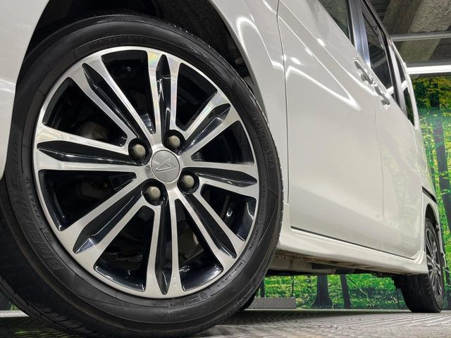 【純正15インチアルミホイール】外観にマッチした純正アルミホイールを装着しております。各種社外アルミホイールや、スタッドレスタイヤも取扱いしております。是非ご相談ください♪