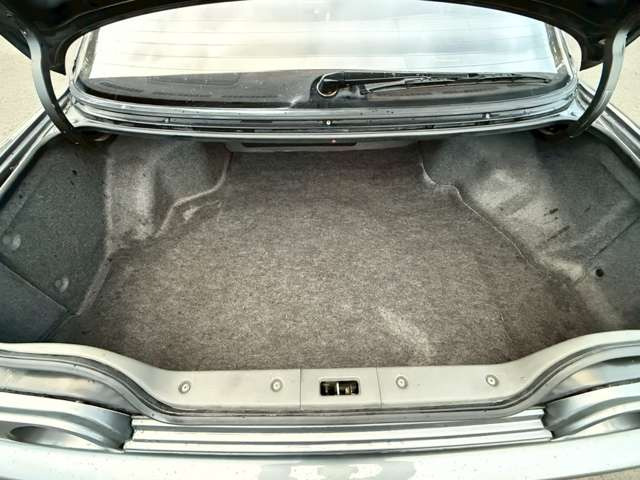 気になるお車がありましたら右の電話番号から直接お店にお問い合わせください。支払方法から車両情報、状態までなんでもご説明させて頂きます。スタッフ一同ご連絡お待ちしております。