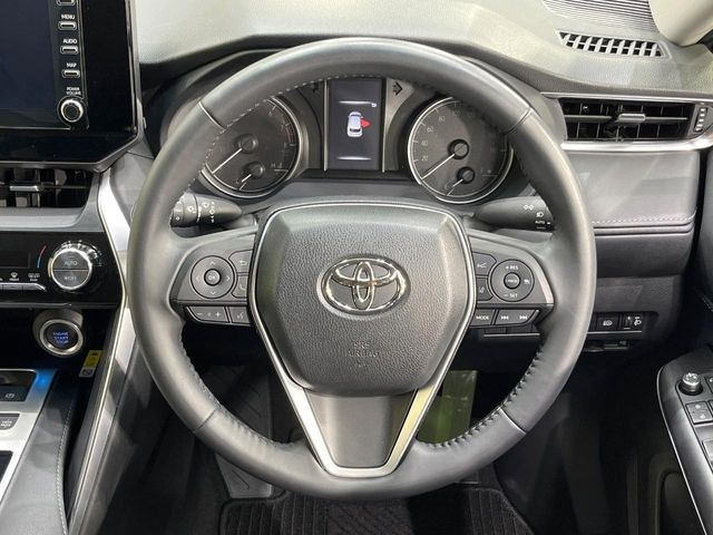 ステアリングも使用感が少なく、きれいな状態となっております♪