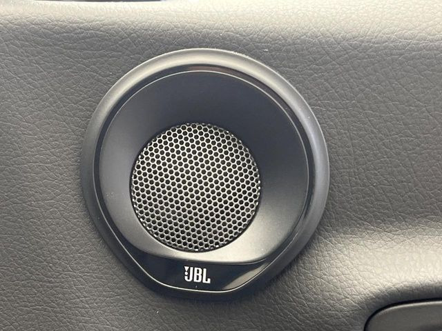 �yJBL�T�E���h�V�X�e���t�������i�r�z�[���̃i�r�@�\�͂������A���x�ȃ`���[�j���O�\�͂����ڂ���Ă���A�������ȉ��y�����y���݂��������܂���