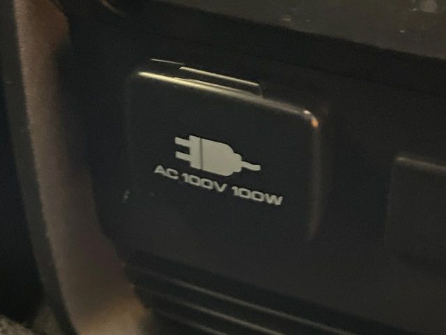 【アクセサリーコンセント】キャンプやスポーツ、アウトドアでのアクティビティはもちろん、災害・停電の際に助けにもなるAC100Vコンセントを装備♪ケータイやタブレット、ゲーム機器の充電にも♪