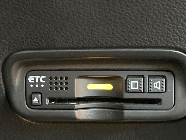 【ETC】高速道路の料金所をストレスなく通過!話題のスポットやサービスエリアに多い「スマートIC」利用時は必須のアイテムです。当店でセットアップを実施、ご納車当日からすぐにご利用いただけます!