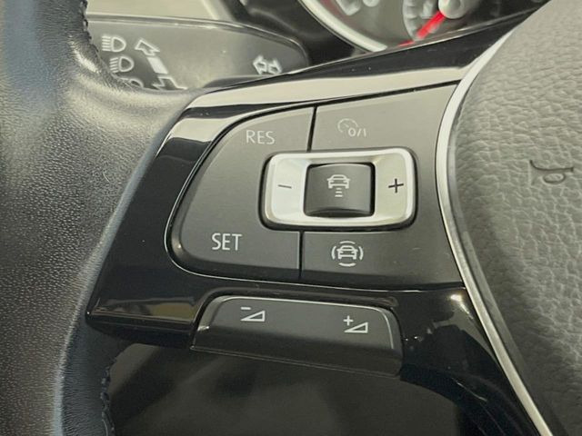 ●レーダークルーズコントロール:前の車との車間距離を一定にとりつつ、一定速度で自動走行してくれる次世代のクルーズコントロール!主に高速道路や自動車専用道路で使用する便利な機能です!