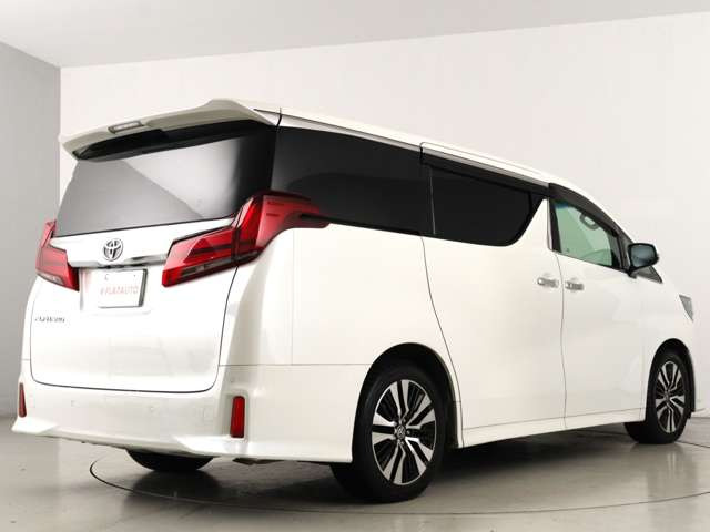 当店では、厳選された車両のみ展示しております。アルファード・ヴェルファイアに特化した専門店ならではの豊富な在庫の中から、お気に入りの一台をお探しください!