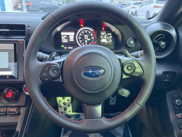 �y�����v�����X�e�A�����O�z�㎿�Ȋv���g�p���邱�ƂŁA��ɂ����������݂ƂĂ��^�]���₷���n���h���ł���