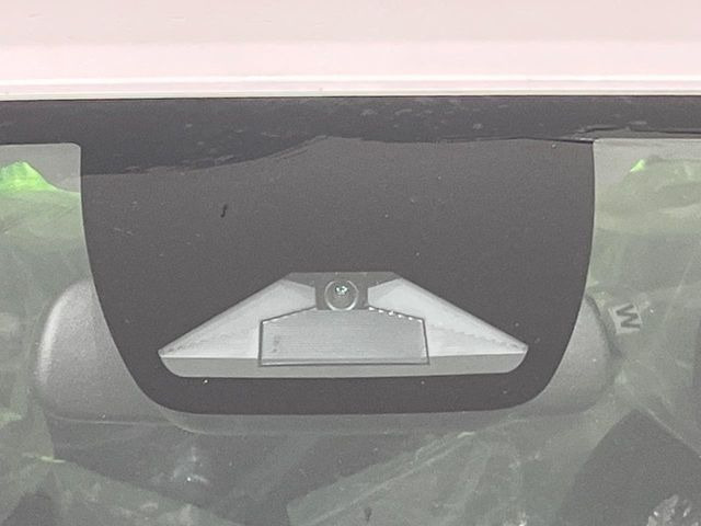 �y�z���_�Z���V���O�z���s���ɑO���̎ԗ�����F�����A�Փ˂������Ȏ��͌x��ƃu���[�L�ŏՓˉ���Ɣ�Q�y�����A�V�X�g�B�����S�Ƀh���C�u�����y���݂��������܂��B