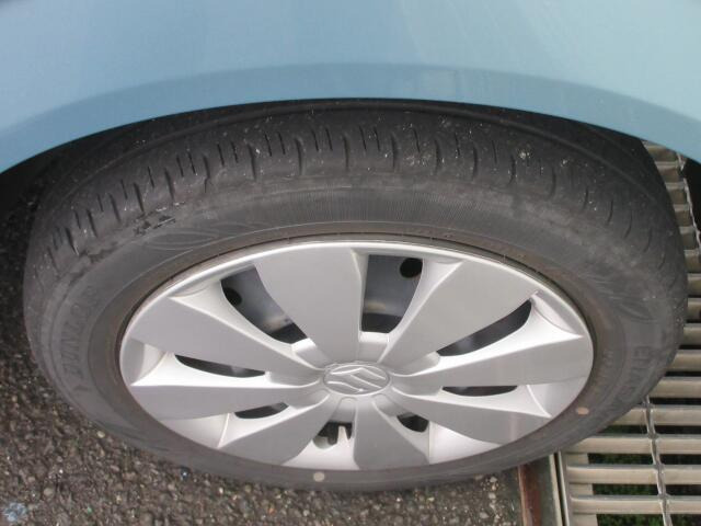 右前タイヤ