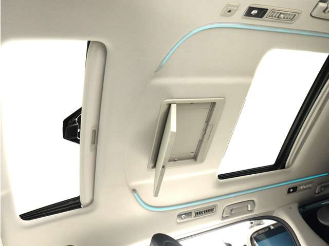 【ツインサンルーフ】サンルーフ装備車両!高級感もアップ、大人気オプション解放感溢れる快適なドライブをお楽しみください♪