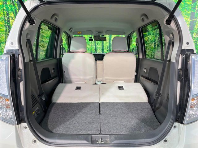 ���i�̂���������ʋ΁A���}���ɏ\���ȉ׎��X�y�[�X���m�ۂ��Ă���܂��B�Z�J���h�V�[�g��|���ƁA�傫�ȉו��̐ύڂ��\�ł���