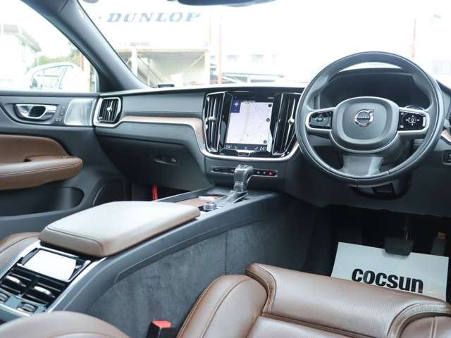 北名古屋店、土浦店は指定整備工場を所有。野田店、横浜店には認証整備工場を所有しています。それぞれの拠点に整備リフトやテスター等の設備機器を完備しています。