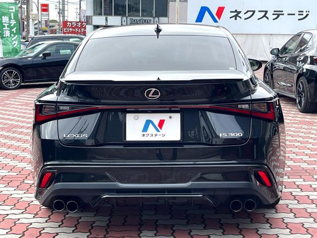 安心の最長10年・走行無制限保証(有償)をご用意。保証内容も充実はもちろん、無料点検&オイル交換や、年中無休の全国・24時間ロードサービスも付帯されておりますのでご安心下さい。