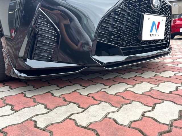 【TRDエアロ F/S/R/リアスポ】人気のTRDエアロを装備!クルマの外観がよりスタイリッシュになり、街中で存在感あふれる1台に♪将来買い替える時にもリセールに影響しやすく、価値ある人気の装備です!