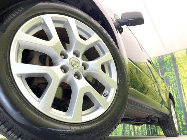 【純正18インチアルミホイール】外観にマッチした純正アルミホイールを装着しております。各種社外アルミホイールや、スタッドレスタイヤも取扱いしております。是非ご相談ください♪