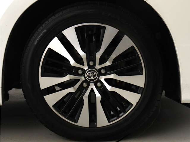 お客様のお好みの新品18インチ、19インチ、20インチホイール装着可能!ダウンサスなどローダウンも取付可能です!ヴァルドやワークなどのメーカー品も取り寄せ可能です!