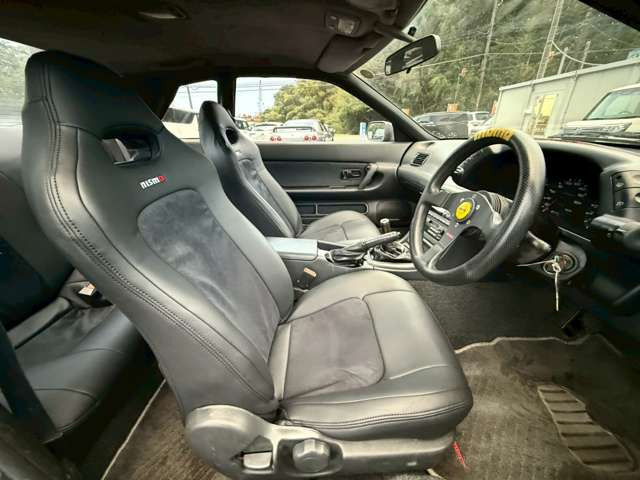 気になるお車がありましたら右の電話番号から直接お店にお問い合わせください。支払方法から車両情報、状態までなんでもご説明させて頂きます。スタッフ一同ご連絡お待ちしております。