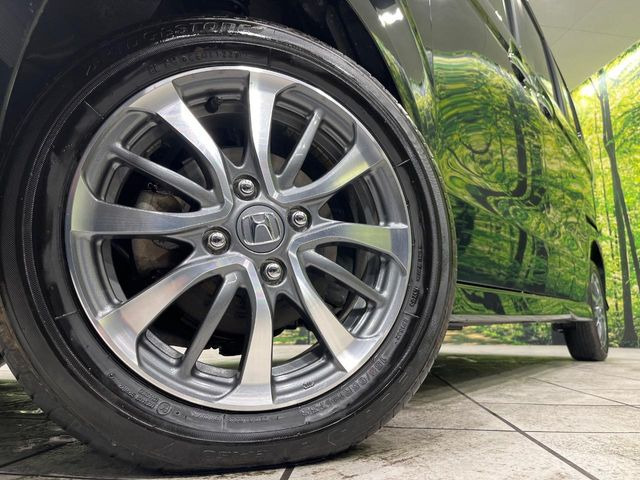 �y����14�C���`�A���~�z�C�[���z�O�ςɃ}�b�`���������A���~�z�C�[���𑕒����Ă���܂��B�e��ЊO�A���~�z�C�[����A�X�^�b�h���X�^�C�����戵�����Ă���܂��B���񂲑��k����������