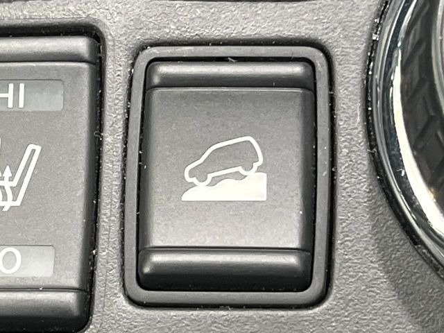 【ダウンヒルアシスト】急な坂道を下るときに自動でブレーキを制御、一定の低速度を保ちます。雪道や悪路など滑りやすい路面の下り坂でもタイヤがロックしないから安心!ハンドル操作に集中できます!