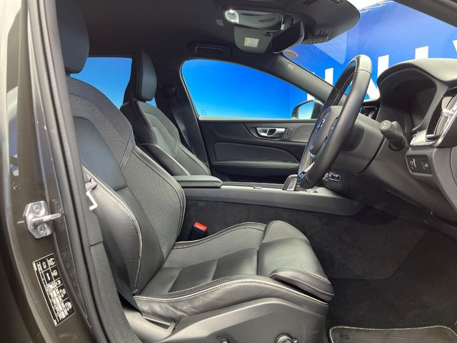 ●ハーフレザーシート:高級感漂うハーフレザーシートは、使用感も少なく良好なコンディションを保っております!その他、気になる箇所がございましたらお気軽にお問合せ下さい!