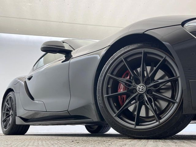 �y����19�C���`�A���~�z�C�[���z�O�ςɃ}�b�`���������A���~�z�C�[���𑕒����Ă���܂��B�e��ЊO�A���~�z�C�[����A�X�^�b�h���X�^�C�����戵�����Ă���܂��B���񂲑��k����������