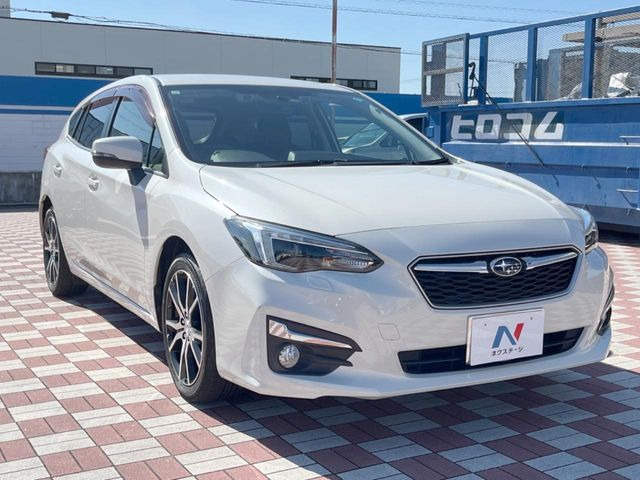 高透明度のガラス皮膜で撥水はもちろん、上質なツヤ・光沢を実現。紫外線や酸性雨から大切な愛車を保護し、色あせ・劣化を防止。「弾スプラッシュコート」、「弾プリミッサコート」からお選びいただけます。