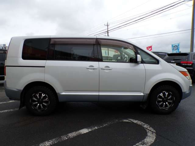 ���A���~�E���t�g�A�b�v�E�G�A���p�[�c�EHID�E�ԍ����ELED�E�}�t���[���ȂǃJ�X�^���p�[�c��t���i���Ŏ��{���ł�������]�A���v�]���X�^�b�t�܂ł����k�����������[���ł��l���̕��͐�ɂ��`����������