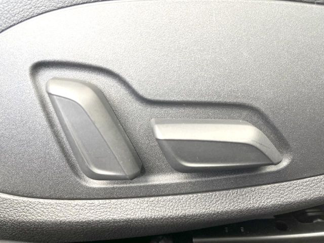 ●パワーシート:シート位置の“前後と背もたれの“角度の微調整が可能となります。手動設定のシートよりも、より細やかな設定ができるのがポイントです。