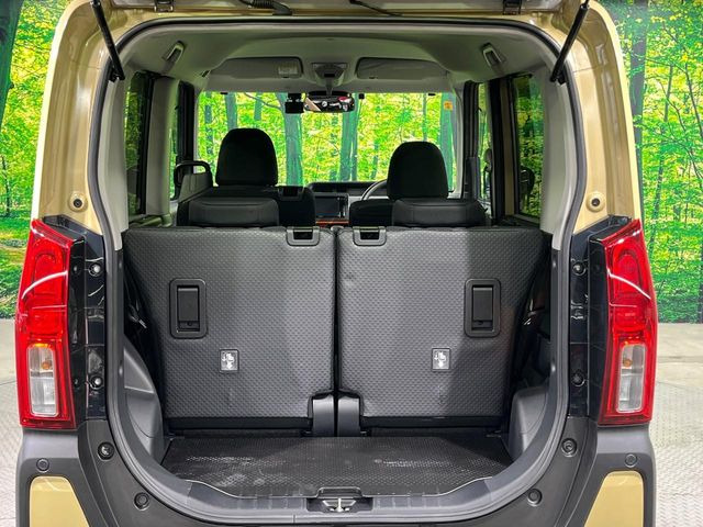 ���i�̂���������ʋ΁A���}���ɏ\���ȉ׎��X�y�[�X���m�ۂ��Ă���܂��B�Z�J���h�V�[�g��|���ƁA�傫�ȉו��̐ύڂ��\�ł���