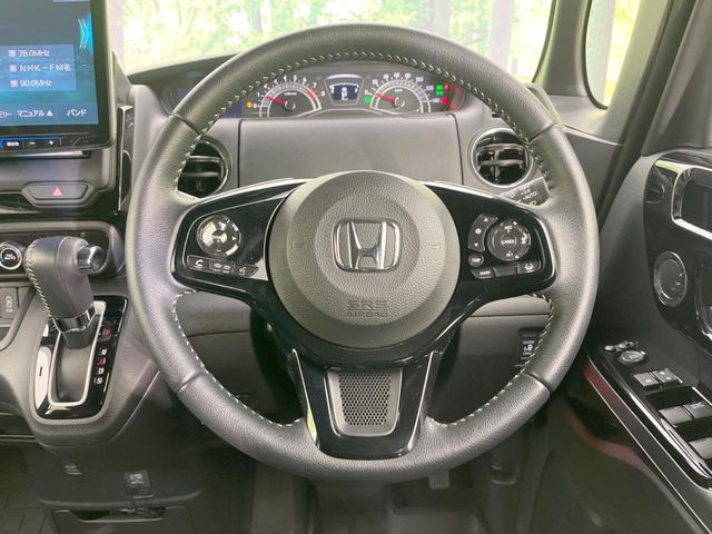 ステアリングも使用感が少なく、きれいな状態となっております♪