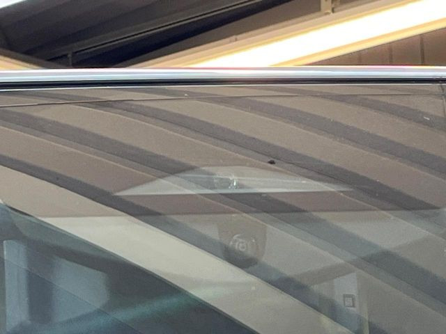 �y�G�}�[�W�F���V�[�u���[�L�z���s���ɑO���̎ԗ�����F�����A�Փ˂������Ȏ��͌x��ƃu���[�L�ŏՓˉ���Ɣ�Q�y�����A�V�X�g�B�����S�Ƀh���C�u�����y���݂��������܂��B