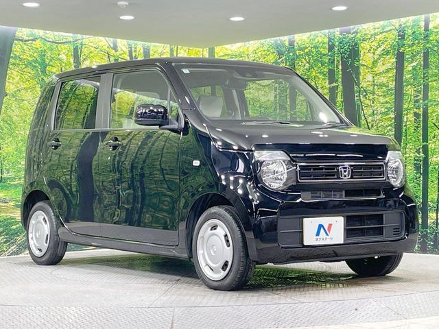 高透明度のガラス皮膜で撥水はもちろん、上質なツヤ・光沢を実現。紫外線や酸性雨から大切な愛車を保護し、色あせ・劣化を防止。「弾スプラッシュコート」、「弾プリミッサコート」からお選びいただけます。