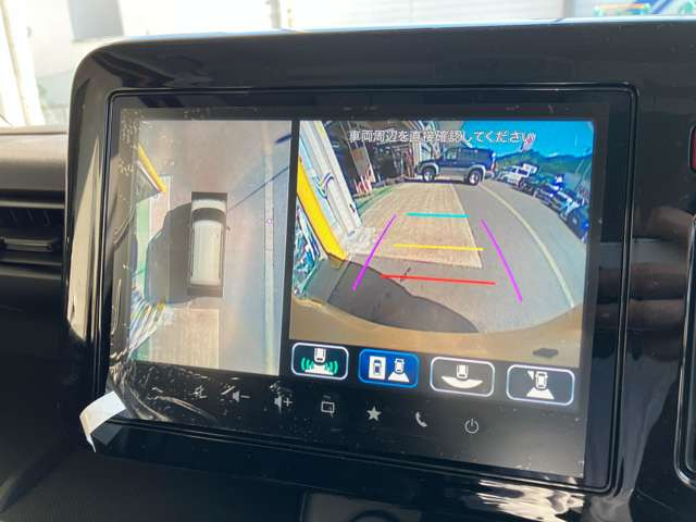 ★全方位モニター★クルマを真上から見下ろしているかのような映像によって車庫入れや縦列駐車などの駐車時に自車と駐車位置の関係をひと目で確認できスムースな駐車をサポートします!
