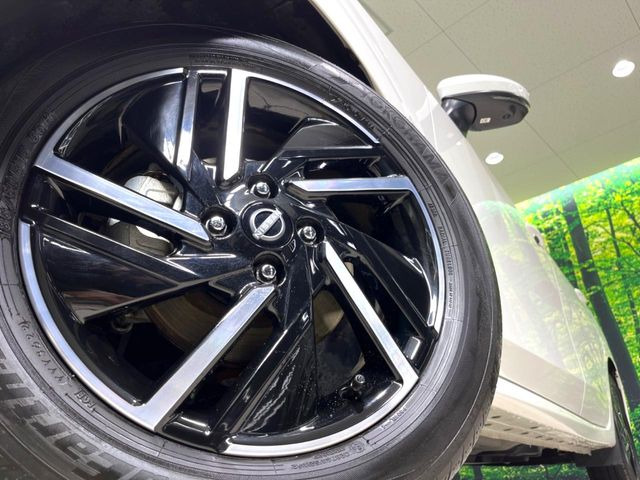 �y����16�C���`�A���~�z�C�[���z�O�ςɃ}�b�`���������A���~�z�C�[���𑕒����Ă���܂��B�e��ЊO�A���~�z�C�[����A�X�^�b�h���X�^�C�����戵�����Ă���܂��B���񂲑��k����������