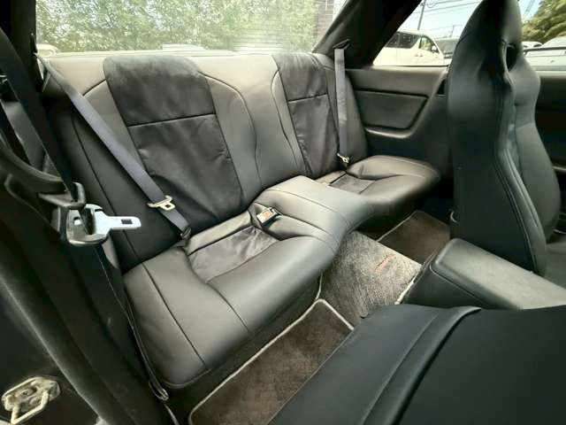 気になるお車がありましたら右の電話番号から直接お店にお問い合わせください。支払方法から車両情報、状態までなんでもご説明させて頂きます。スタッフ一同ご連絡お待ちしております。