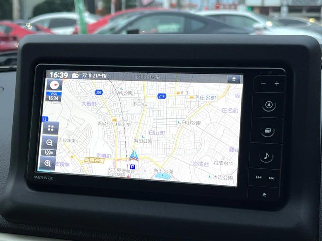 【純正ナビ】人気の純正ナビを装備。オーディオ機能も充実しており、Bluetooth接続すればお持ちのスマホやMP3プレイヤーの音楽を再生可能!毎日の運転がさらに楽しくなります!!