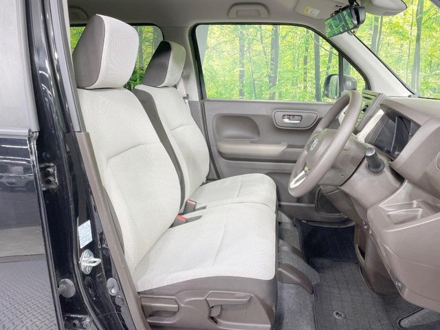 運転席シート廻りは使用感も少なく、良好な状態となっています。丁寧に使われていたことがよくわかりますね。